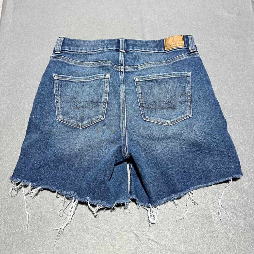 American Eagle Curvy Midi The Dream Short Medium Wash Raw Hem Denim Shorts 8 - Picture 2 of 15